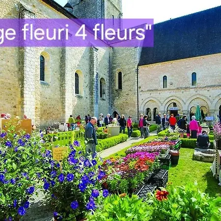 Petite Maison Atypique à 20min Du Futuroscope, Avec Terrasse *