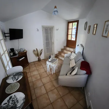 Petite Maison Atypique A 20min Du Futuroscope, Avec Terrasse Apartmán